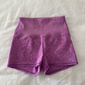 Alo Yoga AloSoft light purple high-waisted biker shorts Size XS
